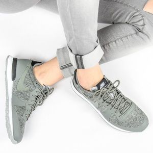 Nike Internationalist